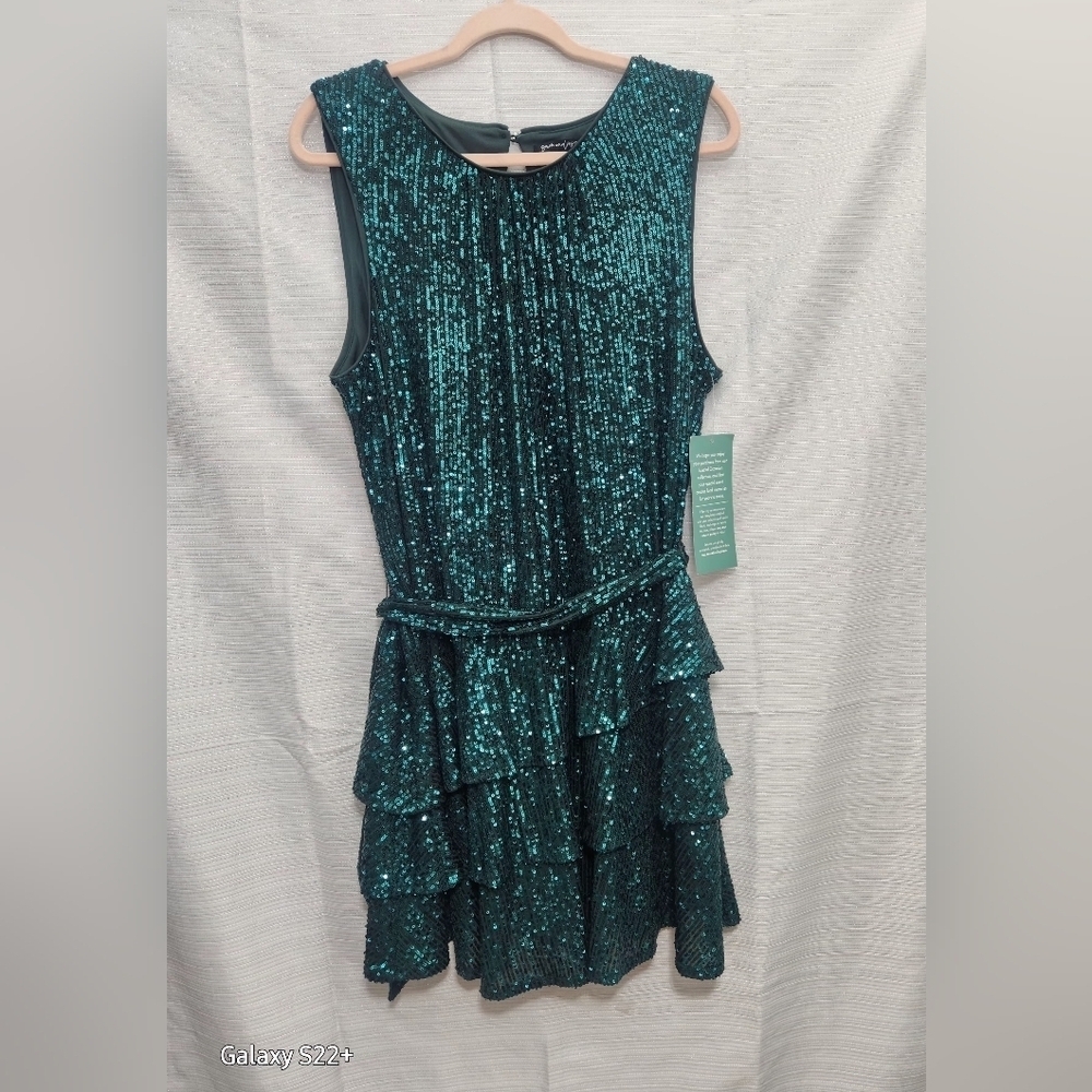SAM AND JESS XL. Elegant Green  Dress